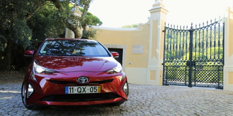Toyota Prius 1.8 HSD: A nave ecológica! 59