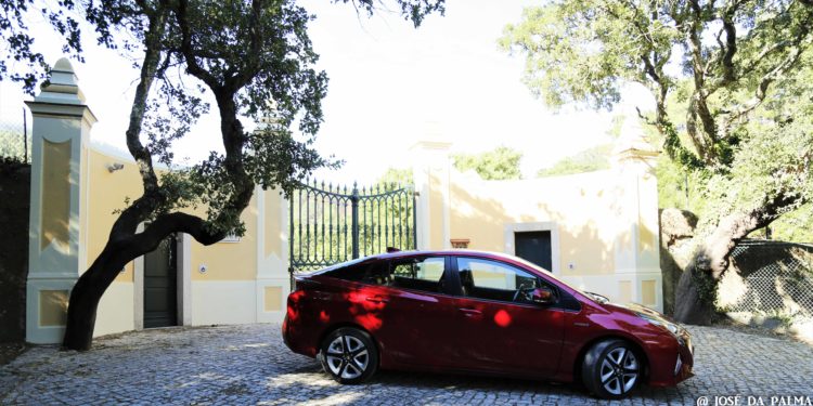 Toyota Prius 1.8 HSD: A nave ecológica! 57