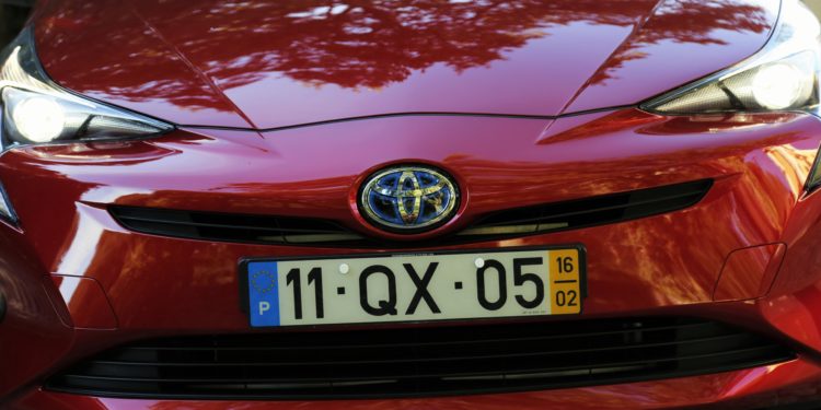 Toyota Prius 1.8 HSD: A nave ecológica! 55