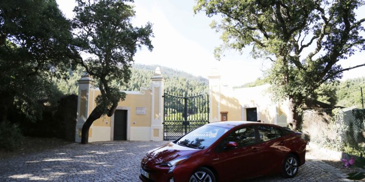 Toyota Prius 1.8 HSD: A nave ecológica! 68