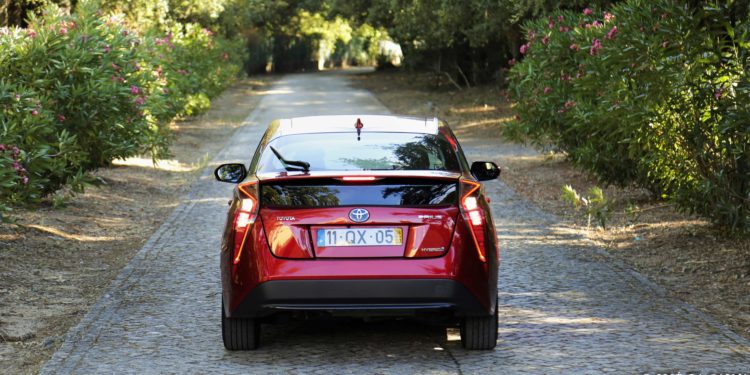 Toyota Prius 1.8 HSD: A nave ecológica! 67