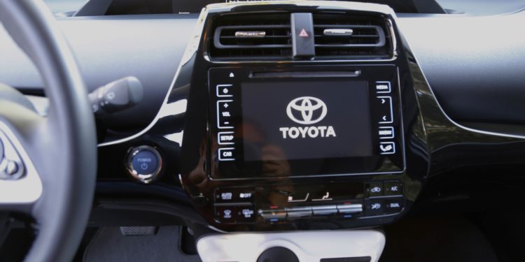 Toyota Prius 1.8 HSD: A nave ecológica! 36