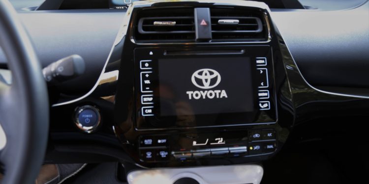 Toyota Prius 1.8 HSD: A nave ecológica! 33