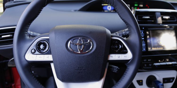 Toyota Prius 1.8 HSD: A nave ecológica! 26