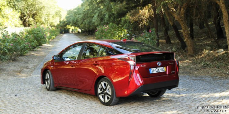 Toyota Prius 1.8 HSD: A nave ecológica! 65