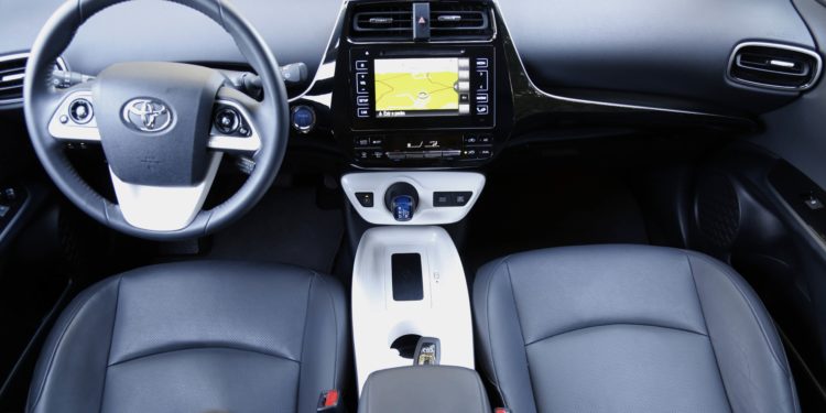 Toyota Prius 1.8 HSD: A nave ecológica! 18