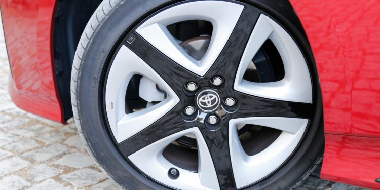 Toyota Prius 1.8 HSD: A nave ecológica! 71