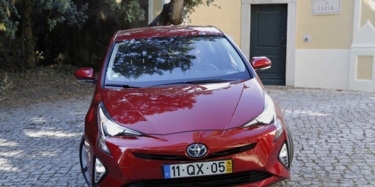 Toyota Prius 1.8 HSD: A nave ecológica! 63
