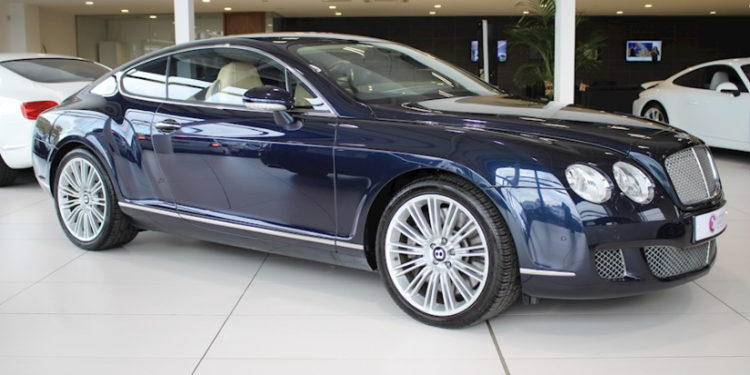 O Bentley de Cristiano Ronaldo vai a leilão! 20