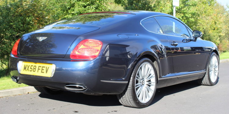 O Bentley de Cristiano Ronaldo vai a leilão! 16