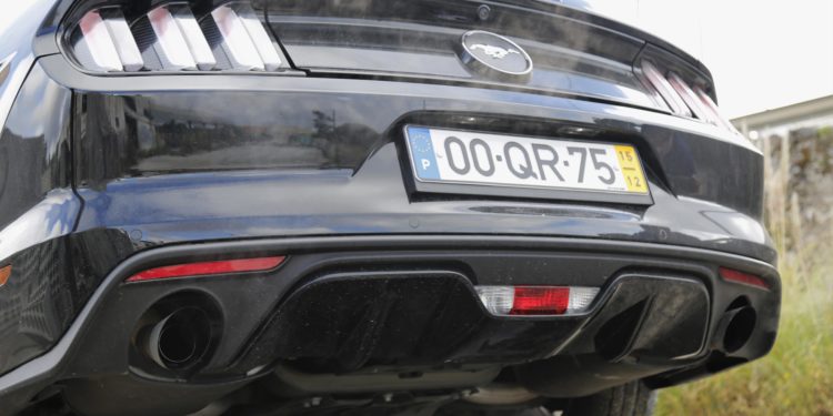 Ford Mustang 2.3 Ecoboost: O ícone Americano! 50