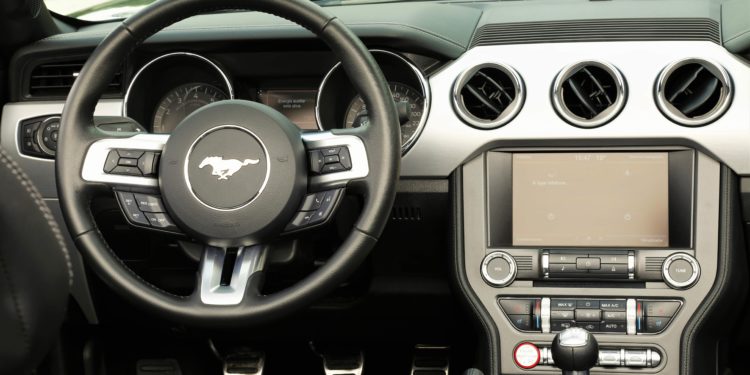 Ford Mustang 2.3 Ecoboost: O ícone Americano! 69