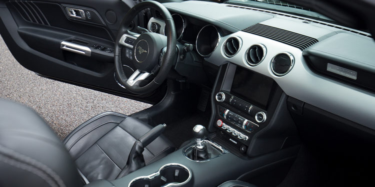 Ford Mustang 2.3 Ecoboost: O ícone Americano! 19