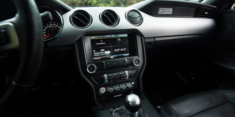 Ford Mustang 2.3 Ecoboost: O ícone Americano! 15