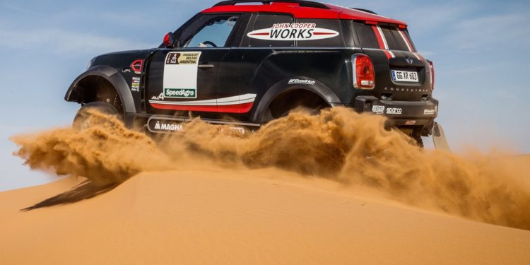 Mini JCW Dakar com motor BMW de 6 cilindros! 46