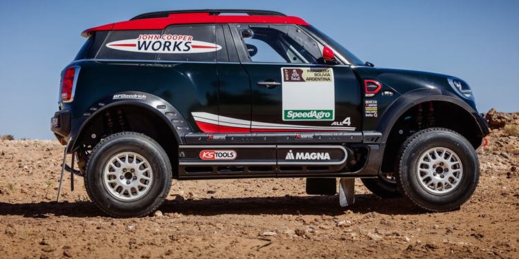 Mini JCW Dakar com motor BMW de 6 cilindros! 52