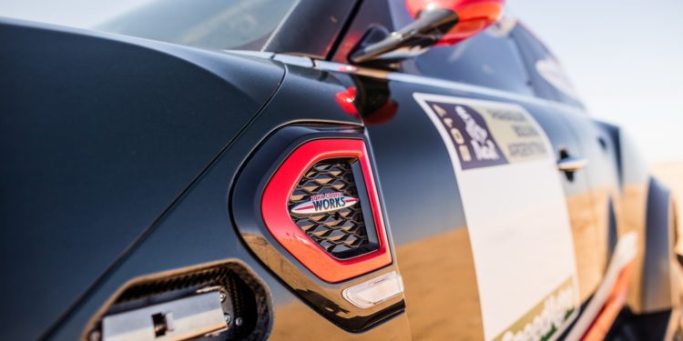 Mini JCW Dakar com motor BMW de 6 cilindros! 55