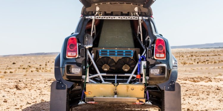 Mini JCW Dakar com motor BMW de 6 cilindros! 24