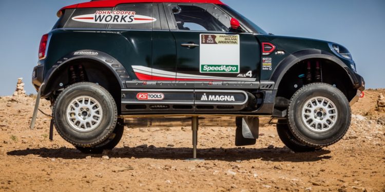 Mini JCW Dakar com motor BMW de 6 cilindros! 20