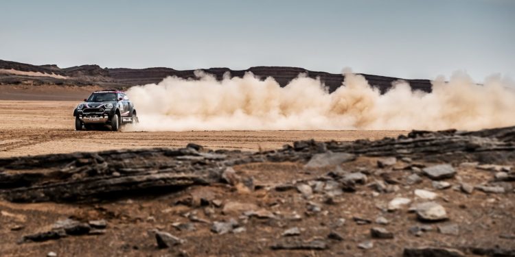 Mini JCW Dakar com motor BMW de 6 cilindros! 34