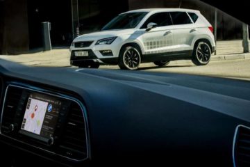 SEAT ATECA ajuda encontrar lugares de estacionamento? 23
