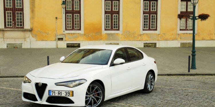 Alfa Romeo Giulia 2.2 JTDM: Esculpido pelo Divino! 40
