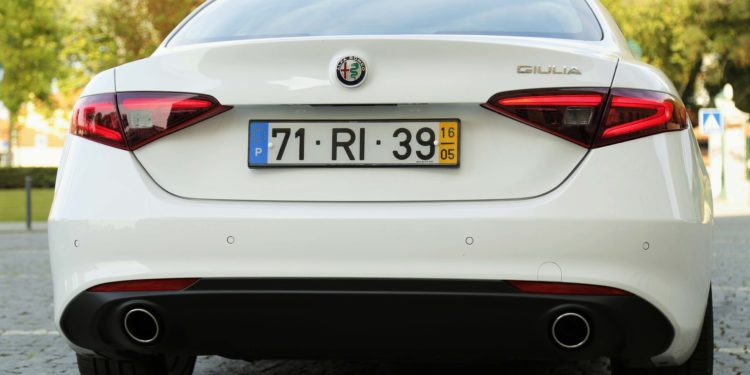 Alfa Romeo Giulia 2.2 JTDM: Esculpido pelo Divino! 37