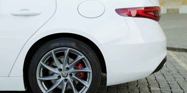 Alfa Romeo Giulia 2.2 JTDM: Esculpido pelo Divino! 34