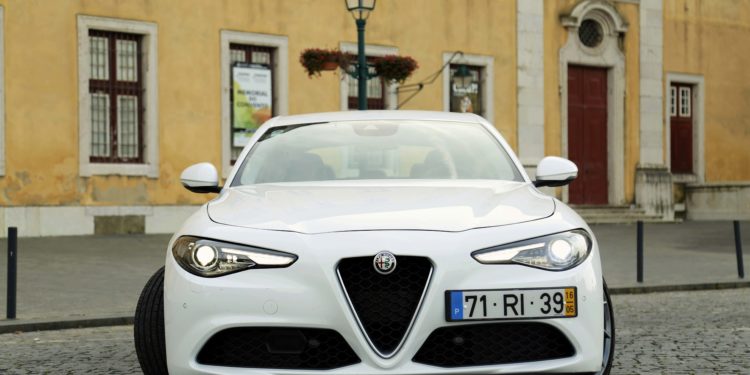 Alfa Romeo Giulia 2.2 JTDM: Esculpido pelo Divino! 27