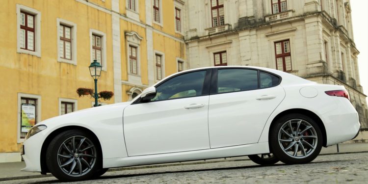 Alfa Romeo Giulia 2.2 JTDM: Esculpido pelo Divino! 16