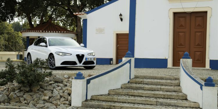 Alfa Romeo Giulia 2.2 JTDM: Esculpido pelo Divino! 15