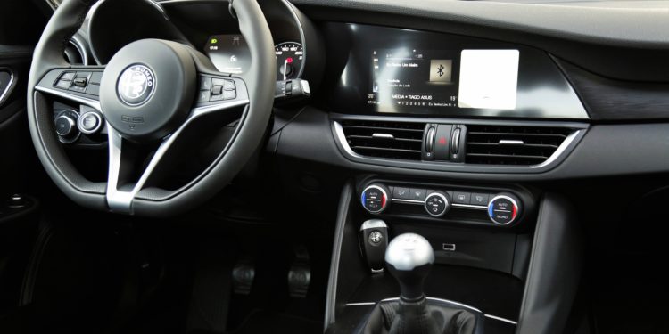 Alfa Romeo Giulia 2.2 JTDM: Esculpido pelo Divino! 62