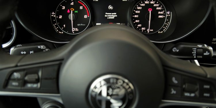 Alfa Romeo Giulia 2.2 JTDM: Esculpido pelo Divino! 60