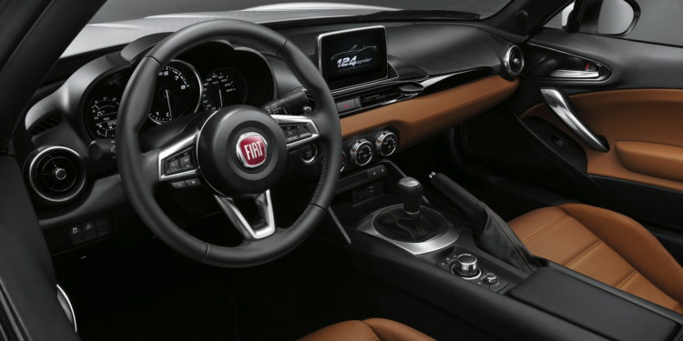 FIAT 124 Spider celebra 50 anos: Conheça a história! 49