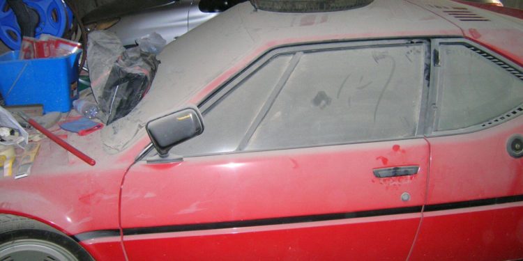 BMW M1 "perdido" num celeiro há 34 anos! 25