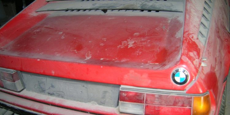 BMW M1 "perdido" num celeiro há 34 anos! 22