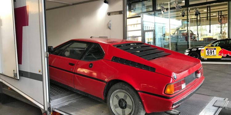 BMW M1 "perdido" num celeiro há 34 anos! 14