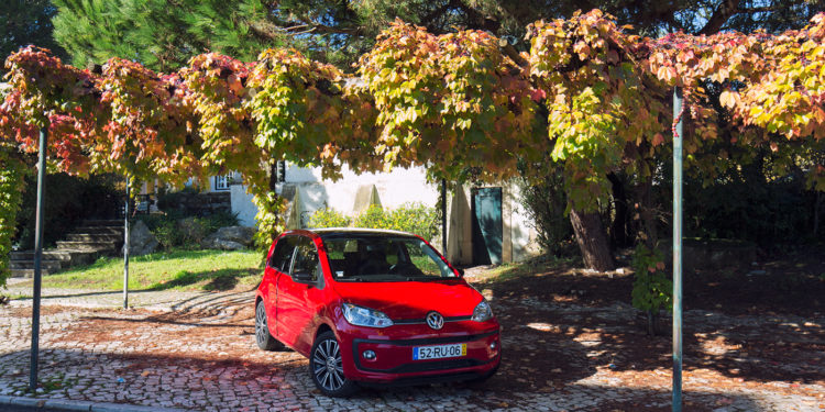 Volkswagen Up 1.0 MPI High Up: Mais e mais! 35