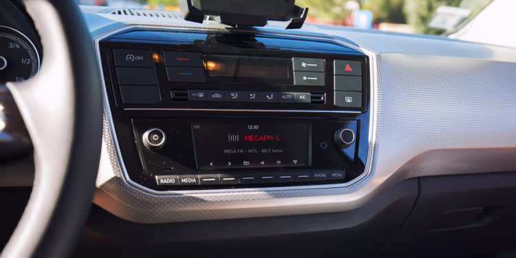 Volkswagen Up 1.0 MPI High Up: Mais e mais! 22