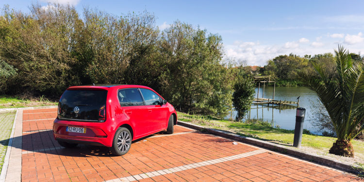 Volkswagen Up 1.0 MPI High Up: Mais e mais! 16