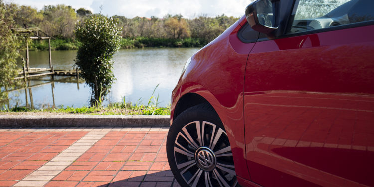 Volkswagen Up 1.0 MPI High Up: Mais e mais! 18