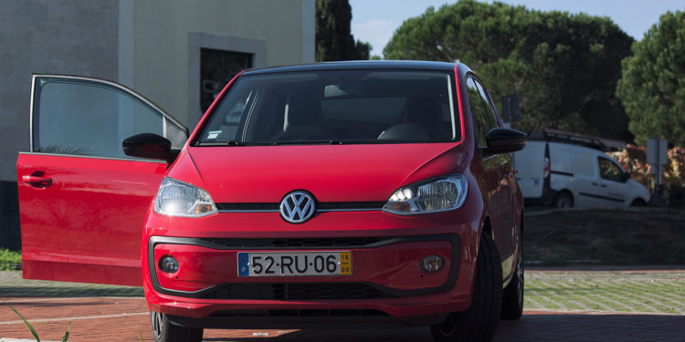 Volkswagen Up 1.0 MPI High Up: Mais e mais! 15