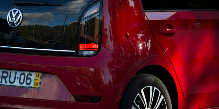 Volkswagen Up 1.0 MPI High Up: Mais e mais! 13