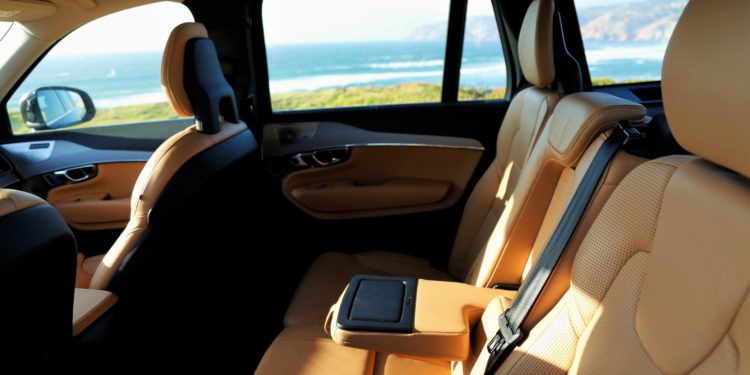 Tesla contrata responsável de interiores da Volvo! 15