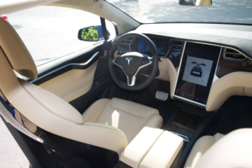 Tesla contrata responsável de interiores da Volvo! 13