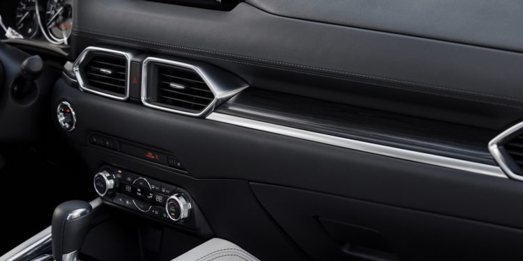 Novo Mazda CX-5 estará presente em Genebra! 18
