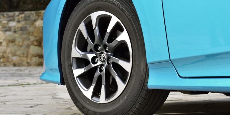 Toyota revela novo Prius Plug-in Hybrid para a Europa! 49