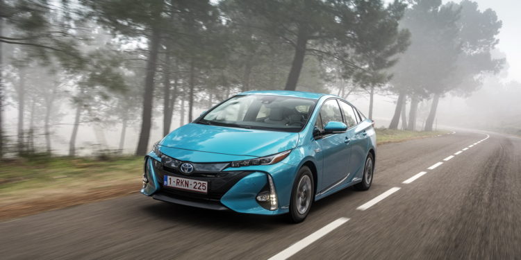 Toyota revela novo Prius Plug-in Hybrid para a Europa! 47