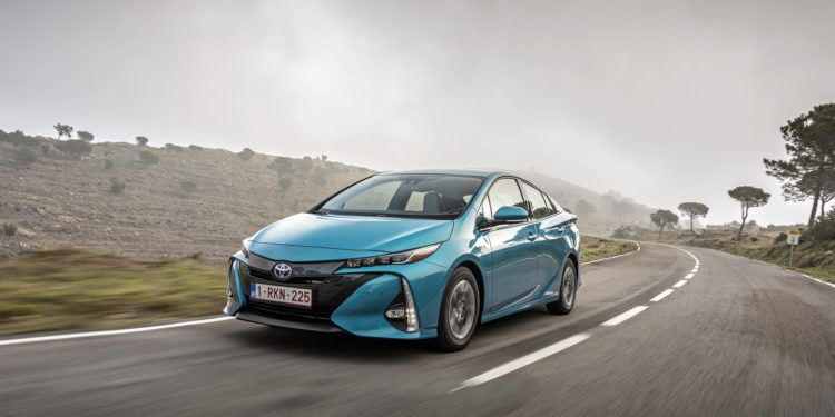 Toyota revela novo Prius Plug-in Hybrid para a Europa! 48