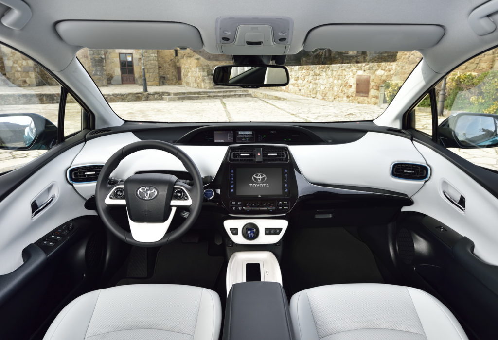 Toyota revela novo Prius Plug-in Hybrid para a Europa! 18